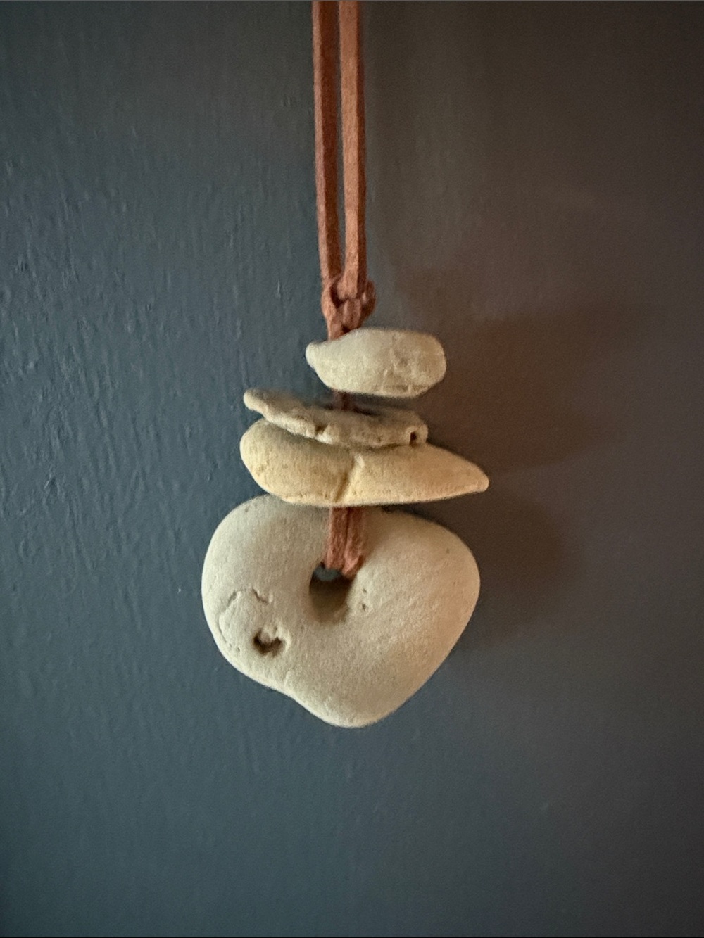🌊 Lake Michigan Hag Stone Hanging Decor – 4 Stone Good Luck Charm 🌊 Approx. 14”